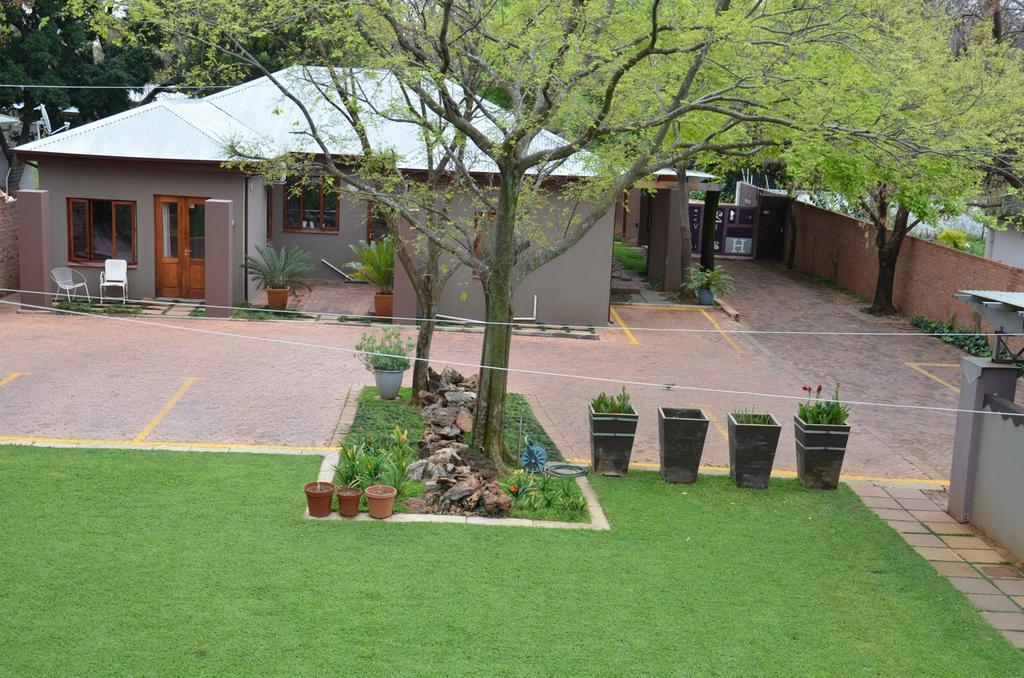 Bed & Breakfast In Hatfield Bed & Breakfast Pretoria Bagian luar foto