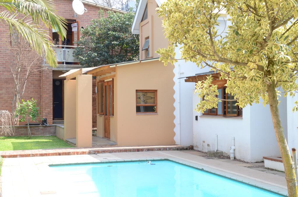 Bed & Breakfast In Hatfield Bed & Breakfast Pretoria Bagian luar foto