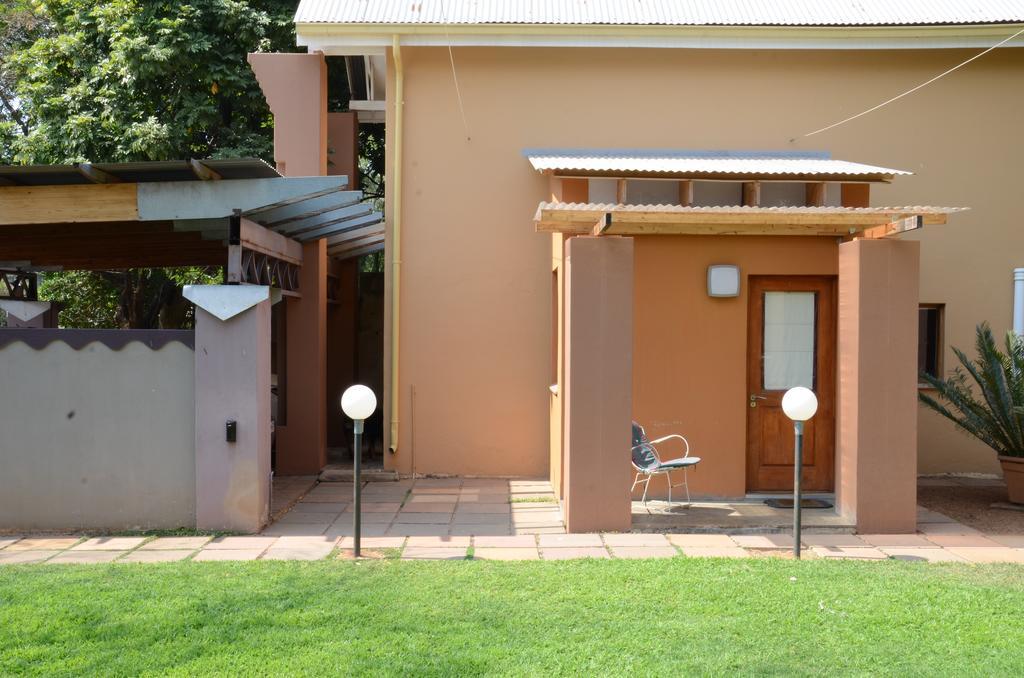 Bed & Breakfast In Hatfield Bed & Breakfast Pretoria Bagian luar foto